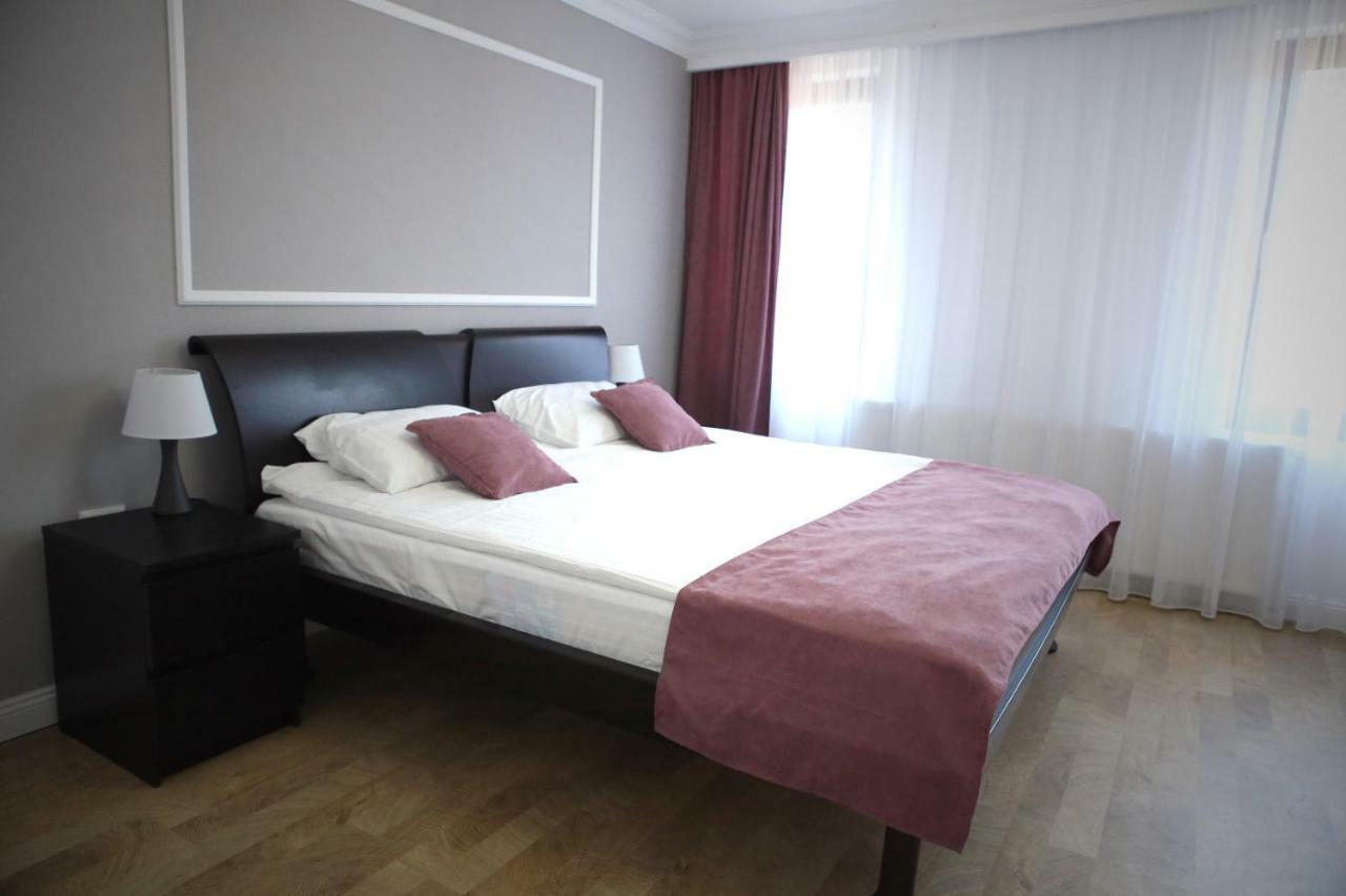 Aleea Teilor Hotel Къмпулунг Екстериор снимка