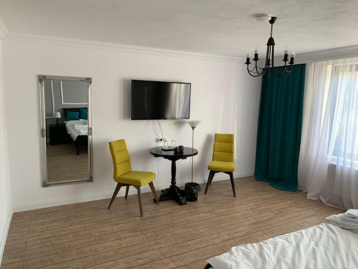 Aleea Teilor Hotel Къмпулунг Екстериор снимка