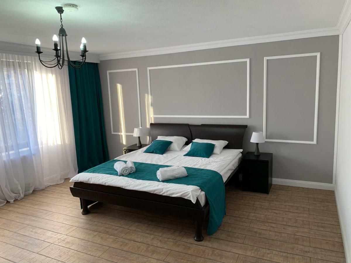 Aleea Teilor Hotel Къмпулунг Екстериор снимка