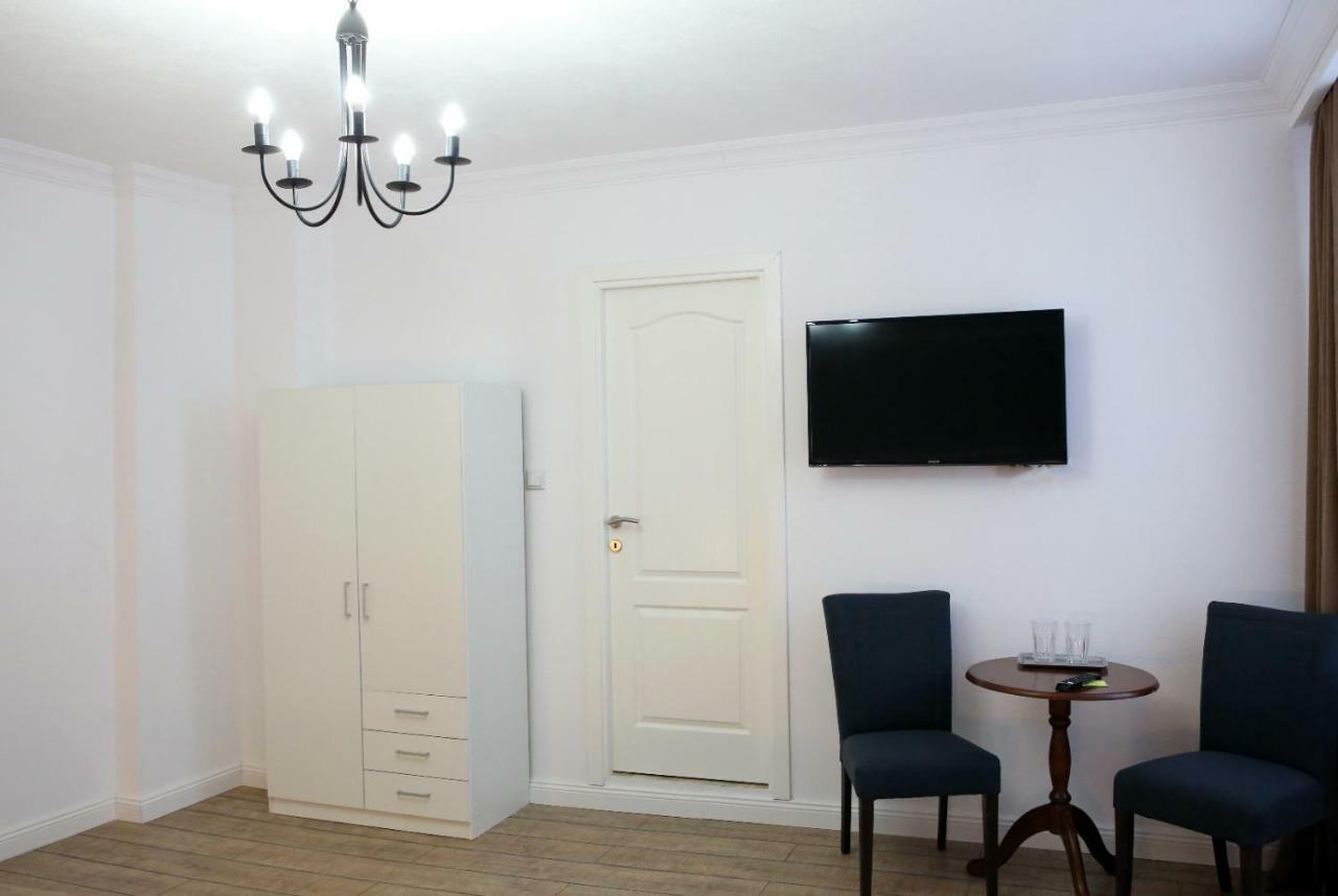 Aleea Teilor Hotel Къмпулунг Екстериор снимка